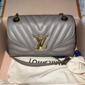 LV New Wave Chain 2022- Taupe